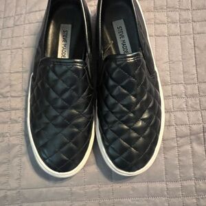 Steve Madden Black Quilted Loafers